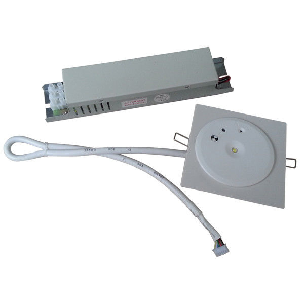 لامپ اضطراری سقف LED قابل شارژ مجدد بدون نگهداری تجاری با باتری پشتیبان 220V 240V 3 سال گارانتی