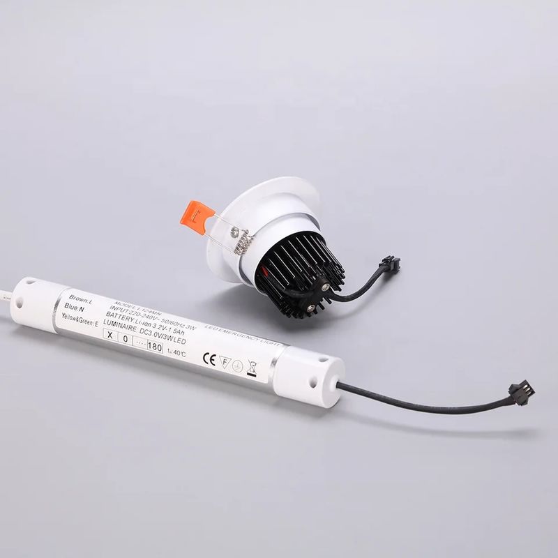 چراغ اضطراری سقف تجاری با طیف وسیع دما با باتری پشتیبان COB LED 3W Ni-Cd باتری L128N