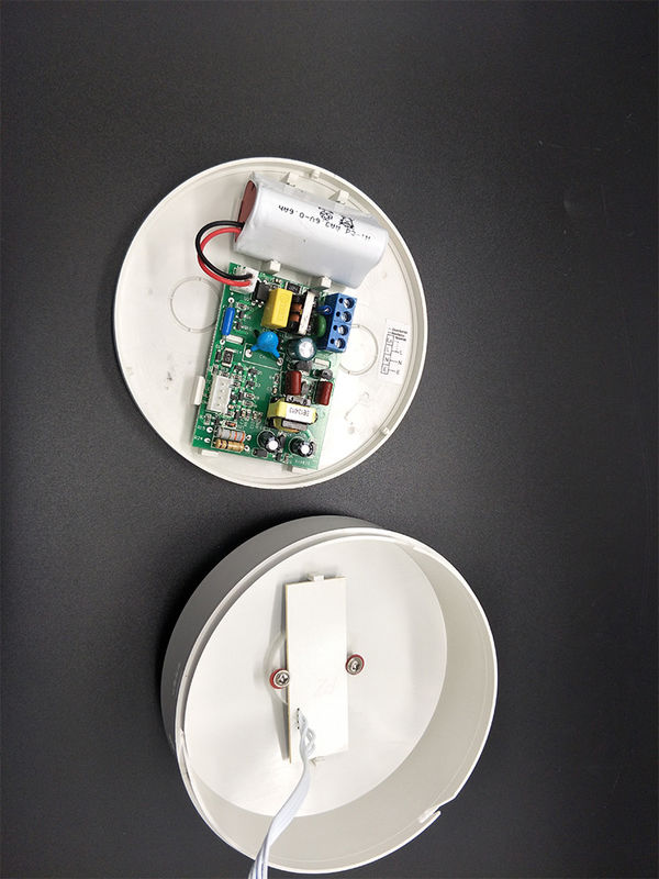 چراغ اضطراری LED قابل شارژ 220 ولت 240 ولت با باتری 5 عددی SMD Ni-Cd 3.6 ولت 0.6 آمپر ساعت L114N